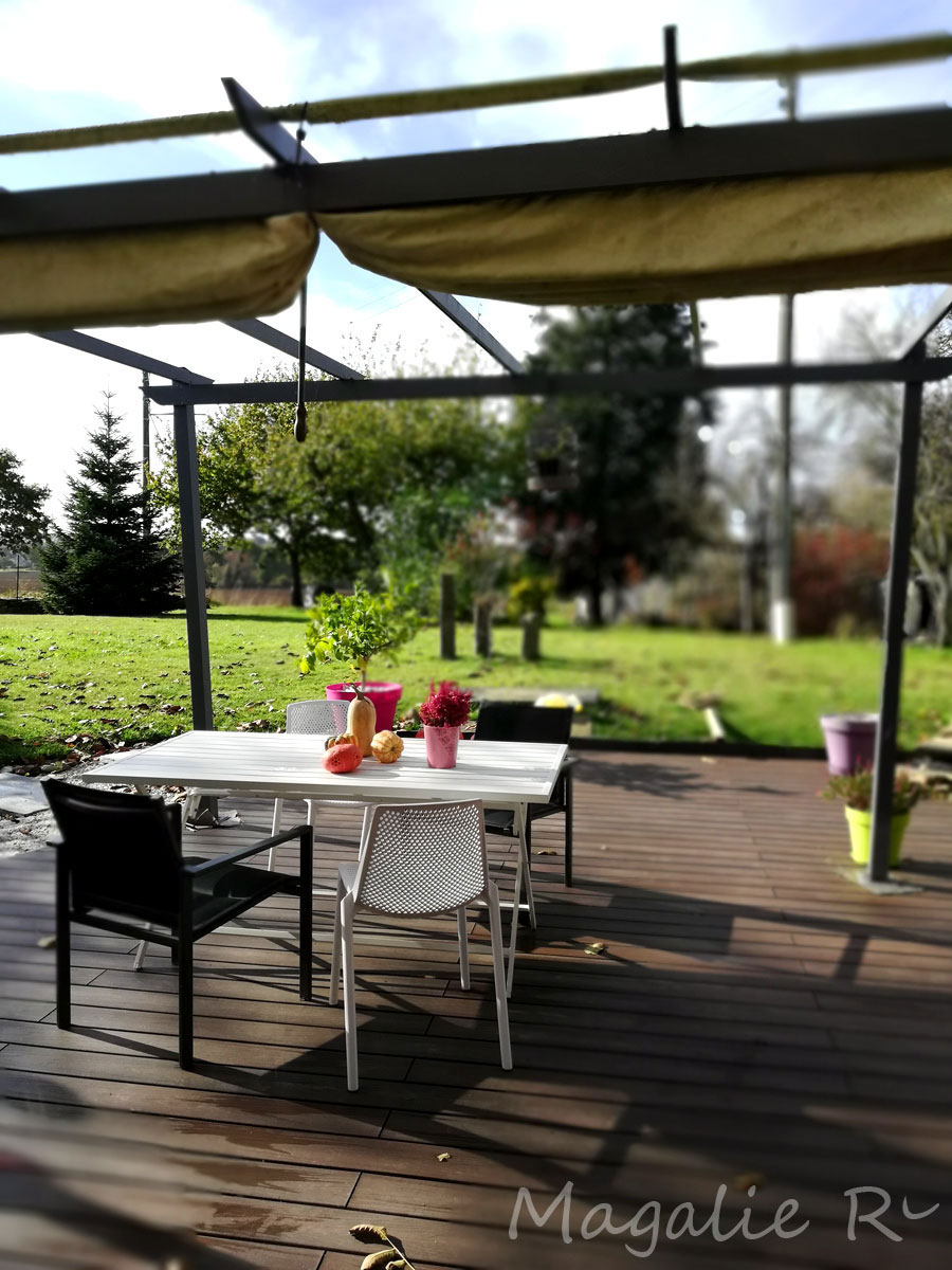 Fabriqemoi-terrasse-vue-salon-deco Intérieur et terrasse de chez FabriQémoi